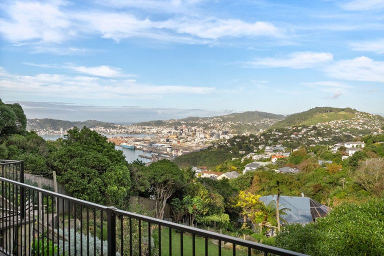 Photo of property in 93 Jubilee Road, Khandallah, Wellington, 6035