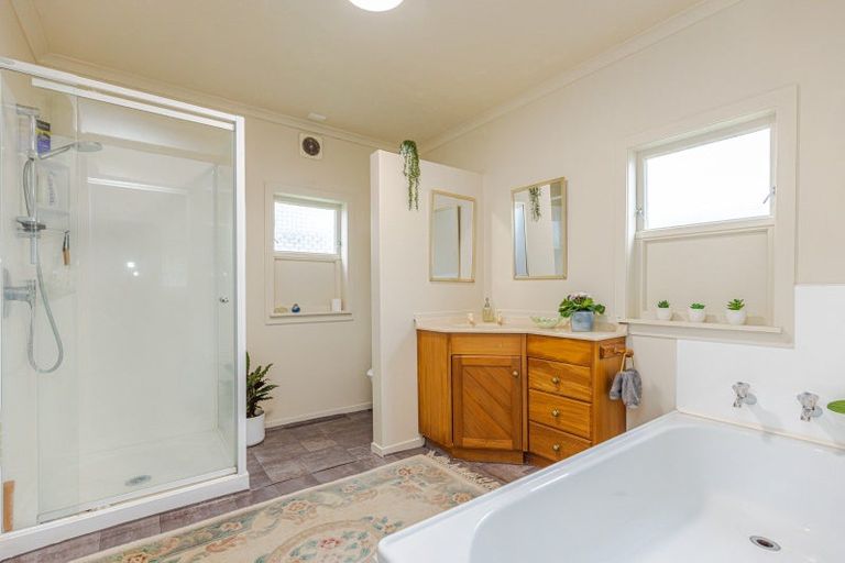 Photo of property in 15 Roberts Avenue, Aramoho, Whanganui, 4500