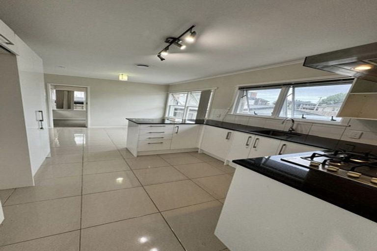 Photo of property in 1/26 Landscape Road, Papatoetoe, Auckland, 2025