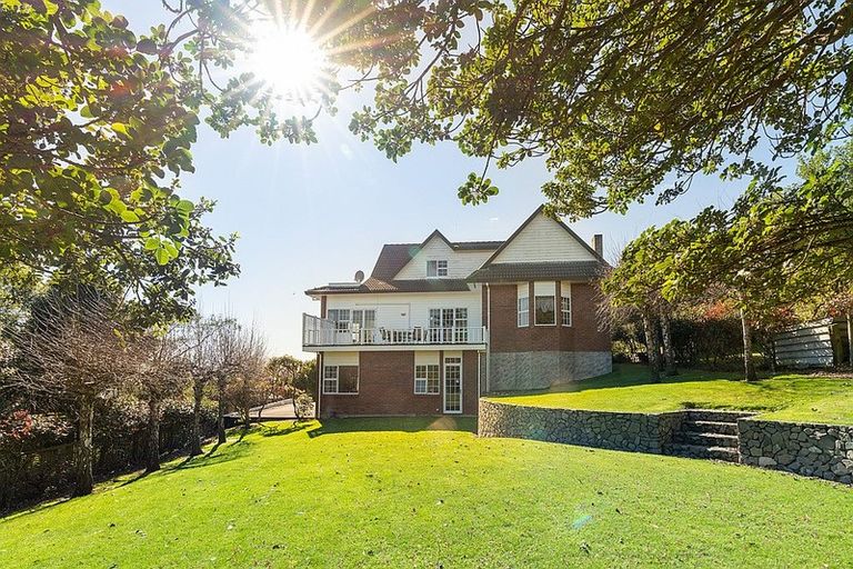 Photo of property in 105 Winara Avenue, Waikanae, 5036