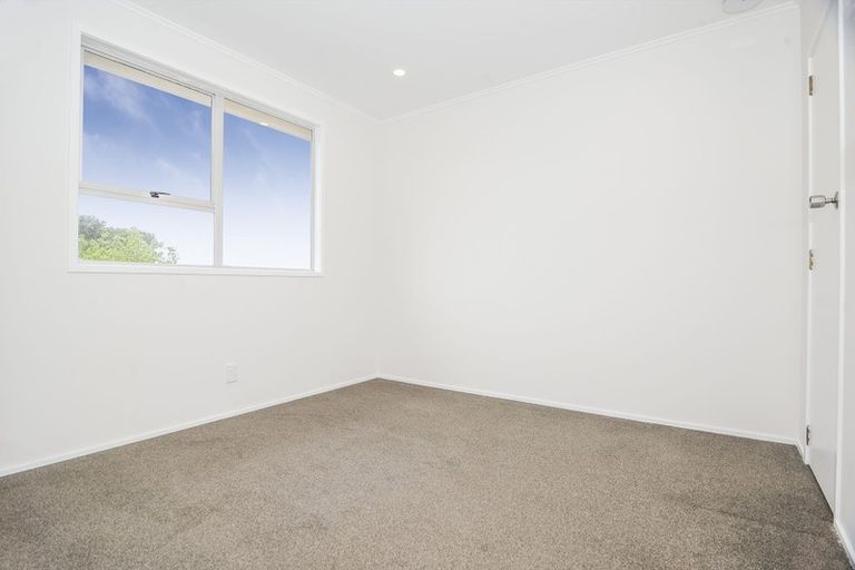Photo of property in 2/15 Marina Road, Torbay, Auckland, 0630