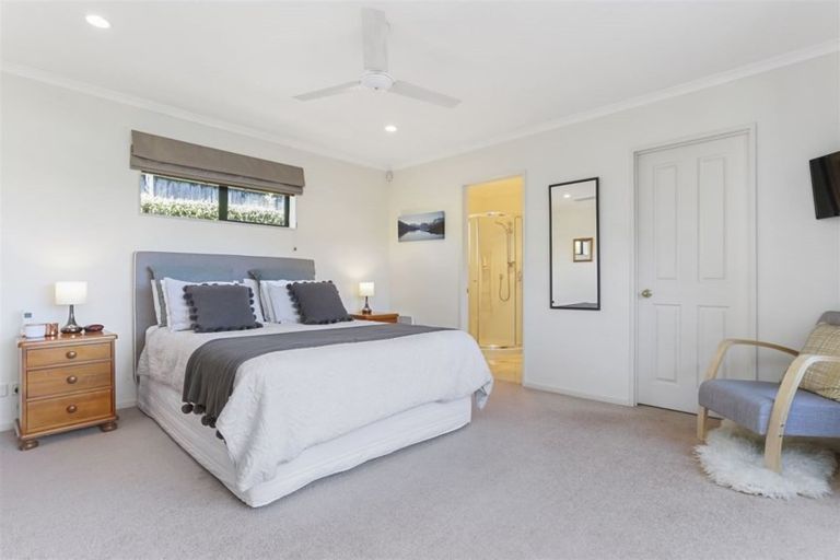 Photo of property in 52 Highfields Terrace, Henderson, Auckland, 0612