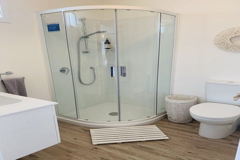 Photo of property in 4a Whitianga View, Paremata, Porirua, 5024