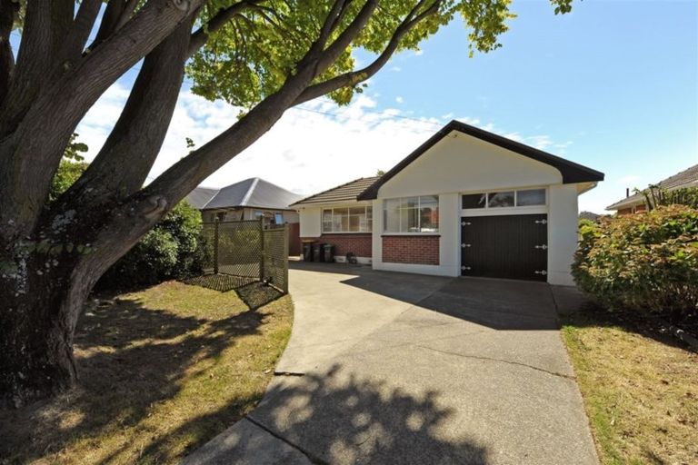 Photo of property in 39 Acacia Avenue, Upper Riccarton, Christchurch, 8041
