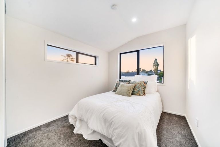 Photo of property in 2/7 Gambare Place, Wattle Downs, Auckland, 2103