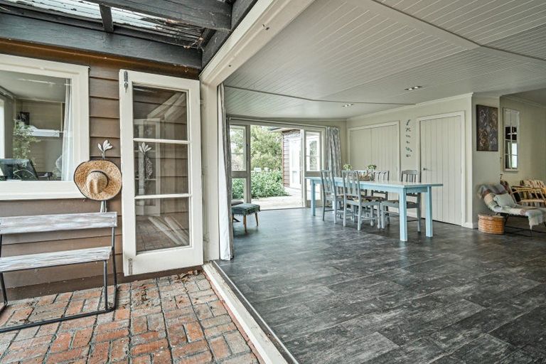 Photo of property in 2524 State Highway 2, Te Hauke, Hastings, 4174