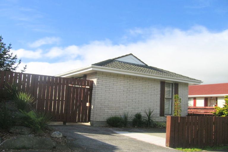 Photo of property in 2/13 Rose Street, Ranui, Porirua, 5024