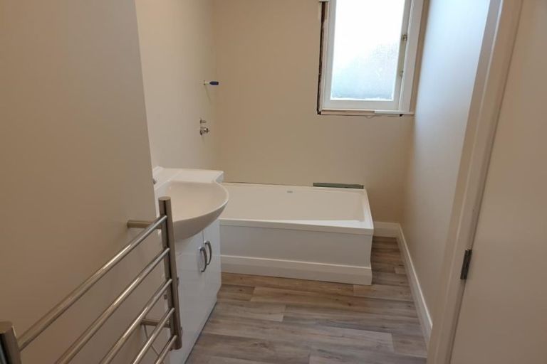 Photo of property in 41 Cambridge Terrace, Waiwhetu, Lower Hutt, 5010