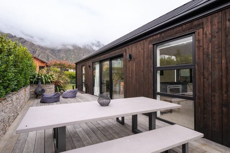 Photo of property in 35 Jacks Point Rise, Jacks Point, Queenstown, 9371