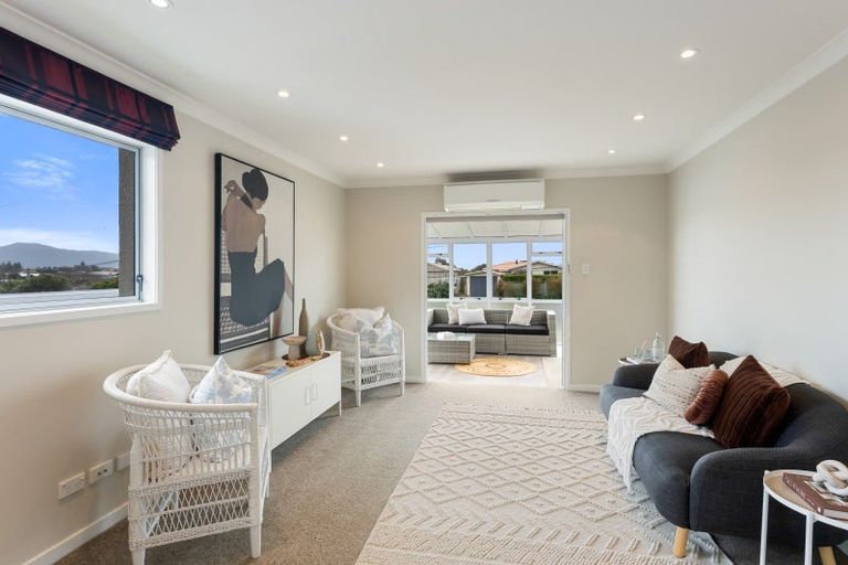 Photo of property in 12 Gavin Road, Raumati Beach, Paraparaumu, 5032