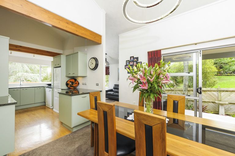 Photo of property in 103 Wirihana Road, Titirangi, Auckland, 0604