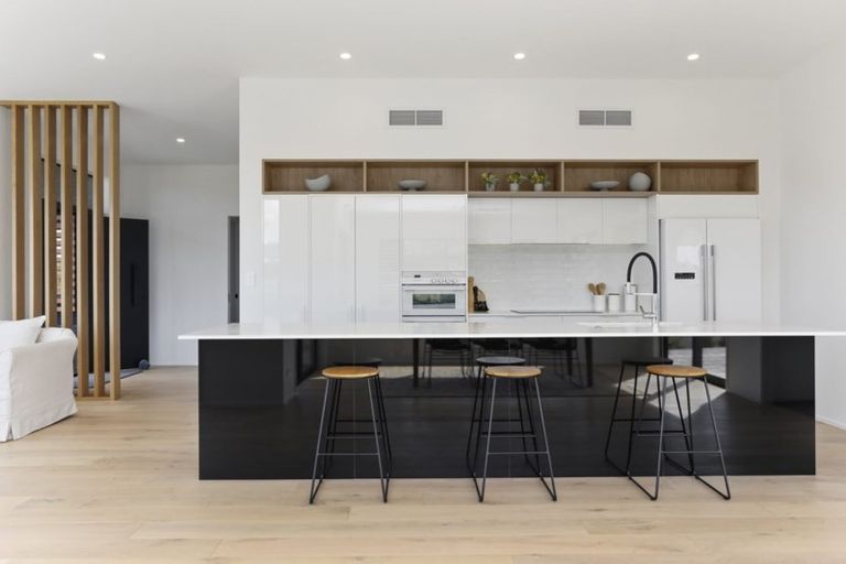 Photo of property in 2 Cilliers Drive, Silverdale, 0932