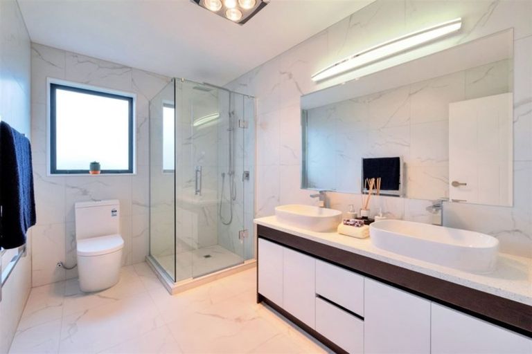 Photo of property in 1 Huahua Crescent, Papakura, 2110