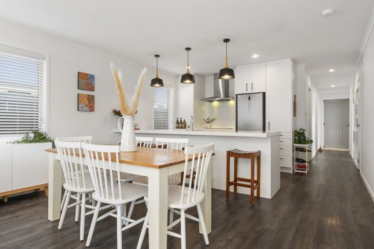 Photo of property in 19 Silver Fern Lane, Papamoa, 3118