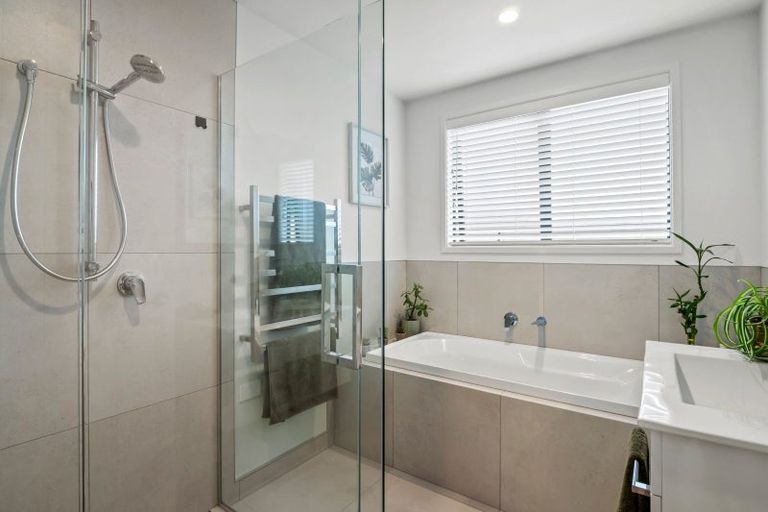 Photo of property in 46 Spur Ridge Rise, Jacks Point, 9371