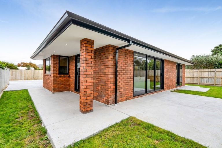 Photo of property in 18d Virginia Place, Whalers Gate, New Plymouth, 4310