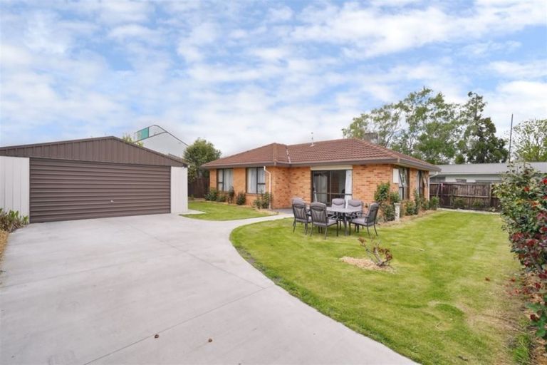 Photo of property in 2/48 Shannon Place, Belfast, Christchurch, 8051