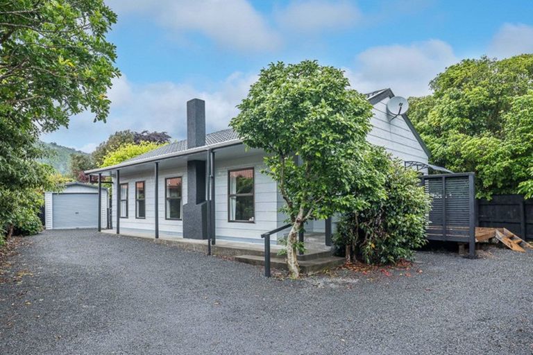 Photo of property in 74 Rimu Street, Waikanae, 5036