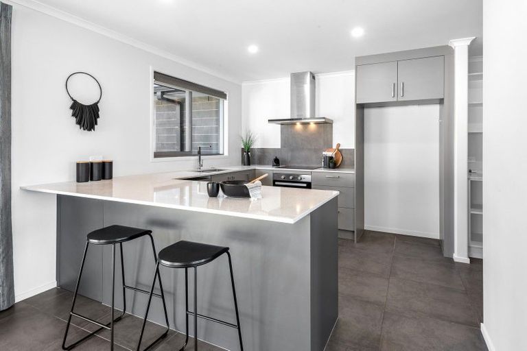 Photo of property in 18 Maui Place, Spotswood, New Plymouth, 4310