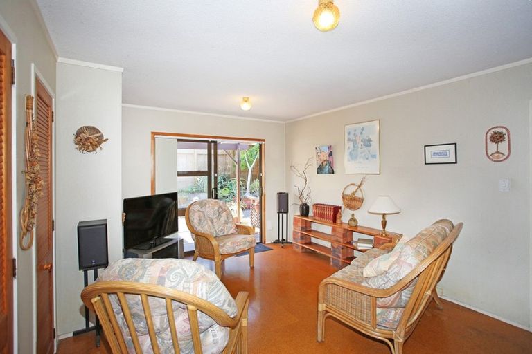 Photo of property in 5 Redmount Place, Red Hill, Papakura, 2110