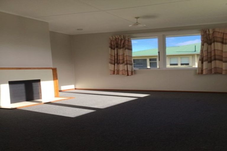 Photo of property in 6 Bartlett Grove, Tawa, Wellington, 5028