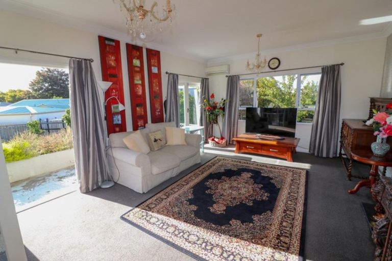 Photo of property in 32 Queen Street, Dannevirke, 4930