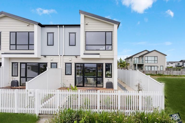 Photo of property in 35 Observation Green, Hobsonville, Auckland, 0616