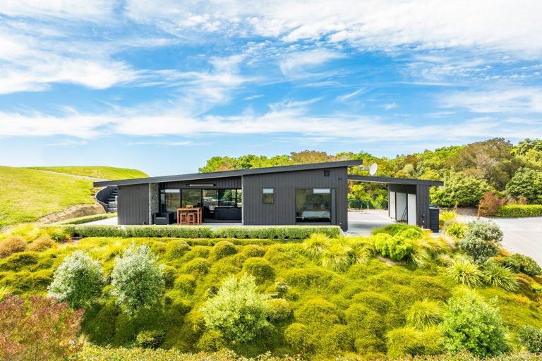 Photo of property in 17 Te Roera Drive, Taradale, Napier, 4112