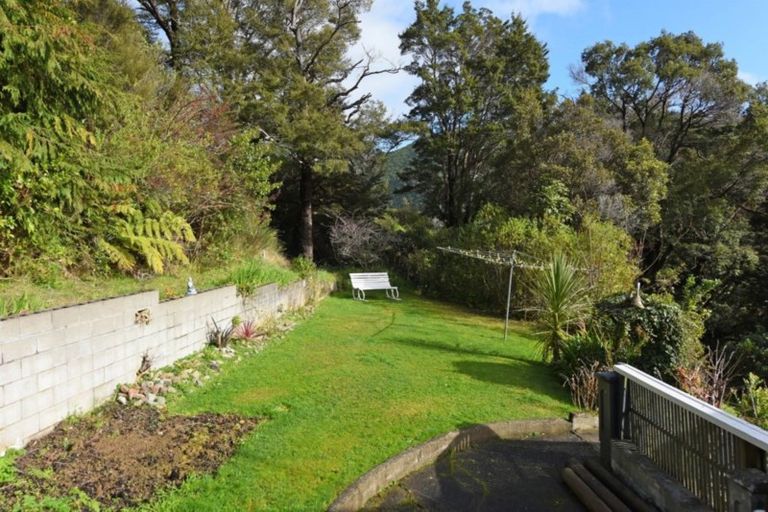 Photo of property in 6a Birch Terrace, Birchville, Upper Hutt, 5018
