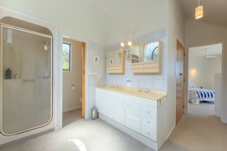 Photo of property in 37 Otuturu Crescent, Ruamahunga, Thames, 3575