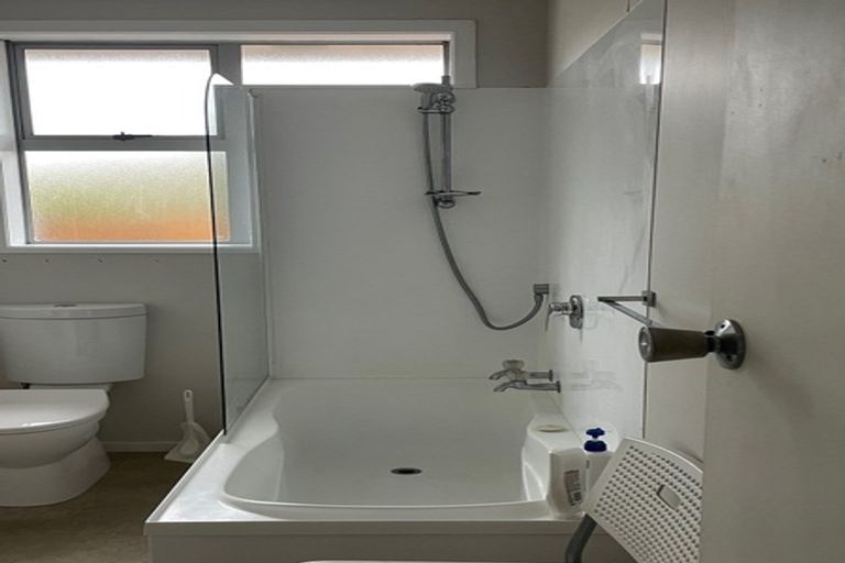 Photo of property in 2/8 Liverpool Street, Trentham, Upper Hutt, 5018