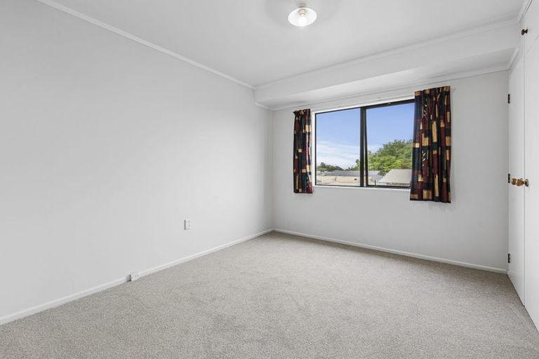 Photo of property in 4 Mayfair Place, Westown, New Plymouth, 4310