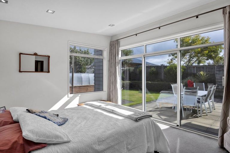 Photo of property in 27 Montague Grove, Stratford, 4332