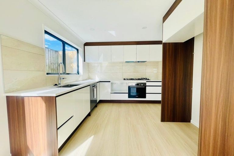 Photo of property in 8c Neems Place, Manurewa, Auckland, 2102