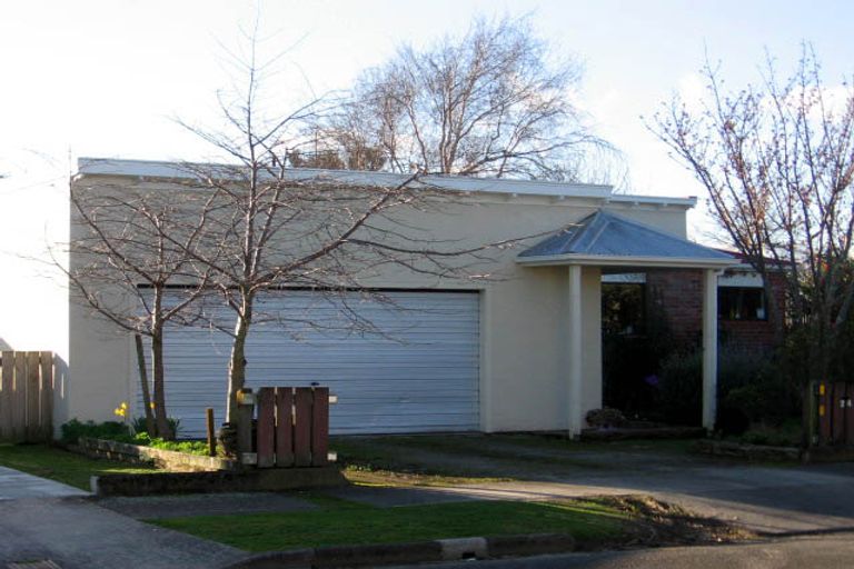 Photo of property in 24 Savage Crescent, West End, Palmerston North, 4412