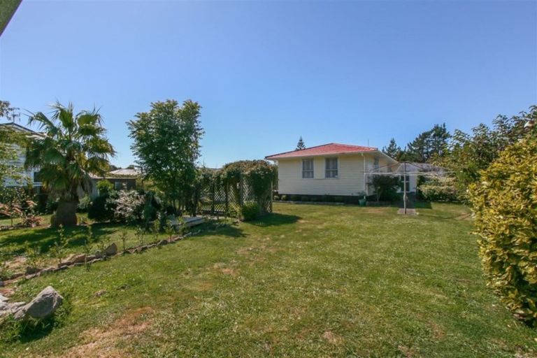 Photo of property in 14 Nikau Street, Inglewood, 4330