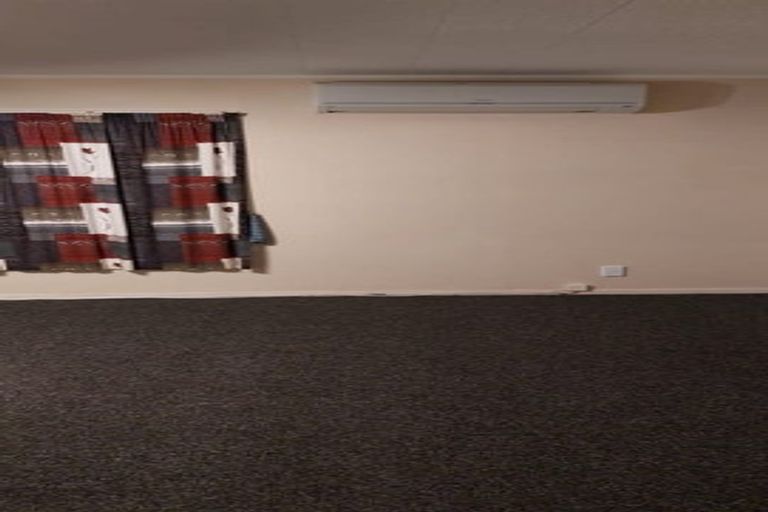 Photo of property in 2/100 Cargill Street, Papakura, 2110