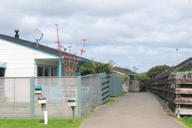 Photo of property in 1/214 Dickson Road, Papamoa Beach, Papamoa, 3118