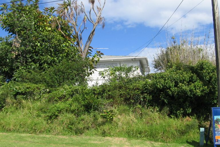 Photo of property in 31 Woodlands Crescent, Browns Bay, Auckland, 0630