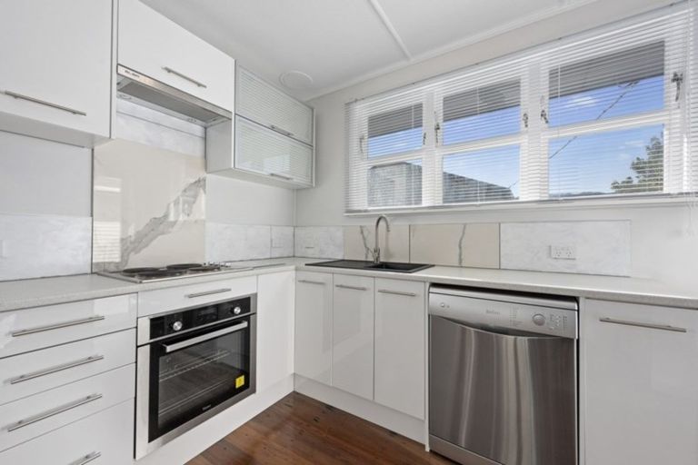 Photo of property in 14 Logie Street, Stokes Valley, Lower Hutt, 5019