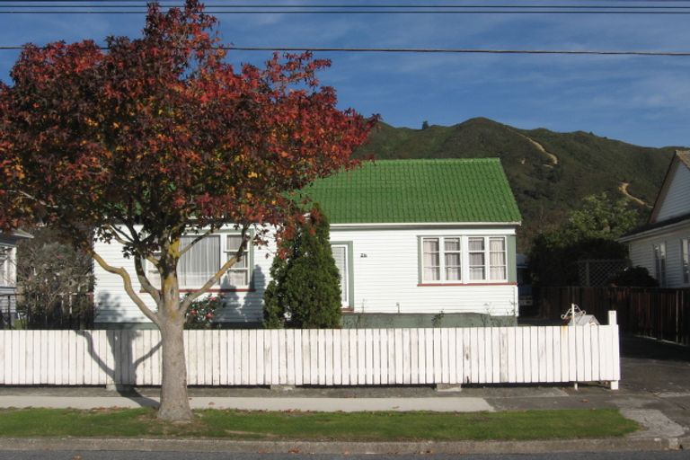 Photo of property in 26 Shearer Crescent, Naenae, Lower Hutt, 5011
