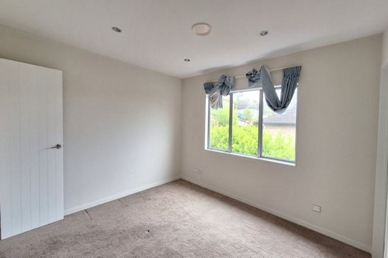 Photo of property in 8 Bintulu Place, Fairview Heights, Auckland, 0632