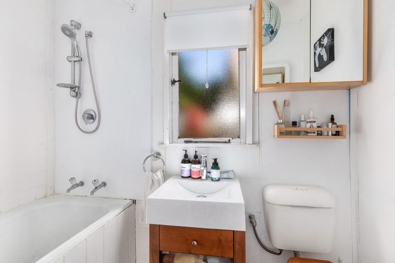 Photo of property in 27 Ocean Parade, Pukerua Bay, 5026