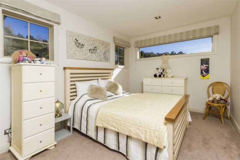 Photo of property in 121 Wade River Road, Stanmore Bay, Whangaparaoa, 0932