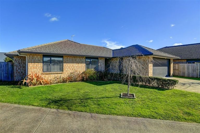 Photo of property in 7 Allgood Place, Rototuna North, Hamilton, 3210