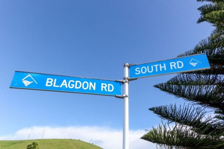 Photo of property in 57 South Road, Blagdon, New Plymouth, 4310