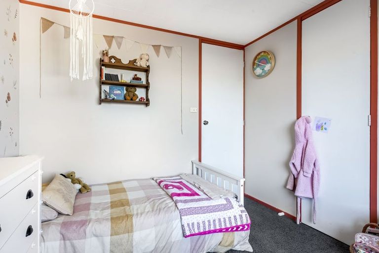 Photo of property in 13 Tahurangi Place, Spotswood, New Plymouth, 4310