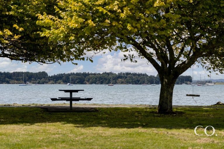 Photo of property in 4 Beach Grove, Omokoroa, 3114