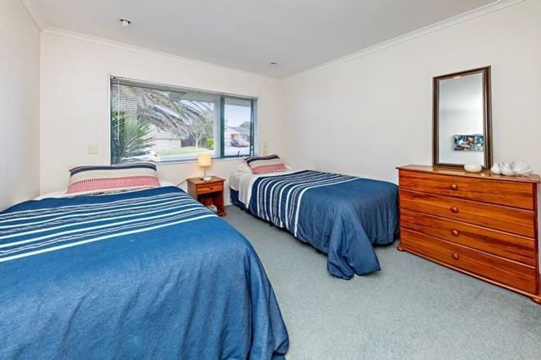 Photo of property in 22 Stewart Gibson Place, Manurewa, Auckland, 2105