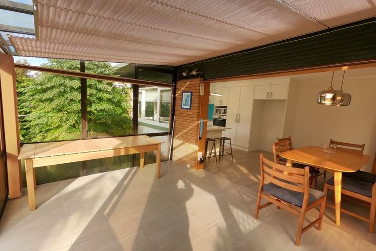 Photo of property in 15 Gretel Place, Hillcrest, Auckland, 0627
